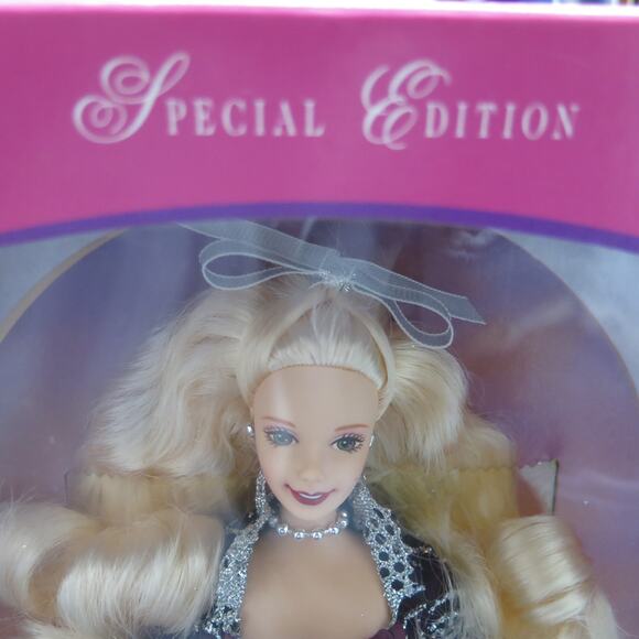 VINTAGE 1996 Winter Fantasy BARBIE #17249 Caucasian Blonde New In Box Mattel - Picture 4 of 10